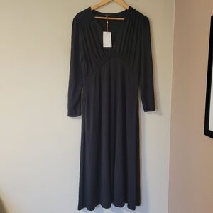 NWT Quince Tencel Jersey Knit Long Sleeve Midi Dress V-neck Black Size Medium